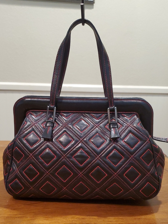 Suarez Handbags - Like NEW Suarez Quilted Leather Handbag